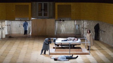 Der neue Bayreuther "Tristan": Szene aus Marthalers Inszenierung der Wagner-Oper 'Tristan und Isolde'.