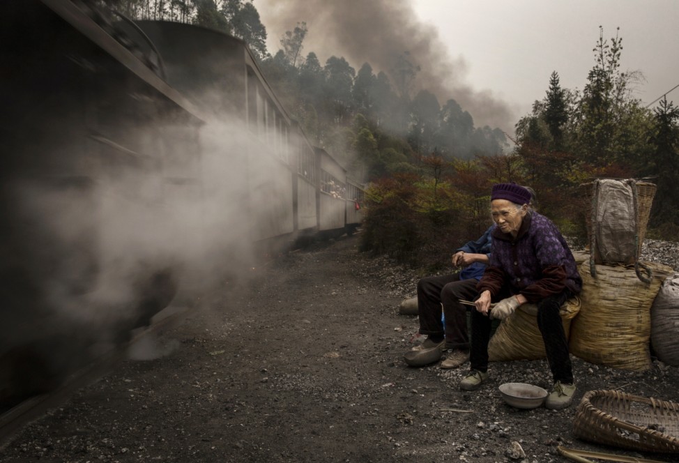 Historischer Zug: Dampflok in der Sichuan Provinz in China