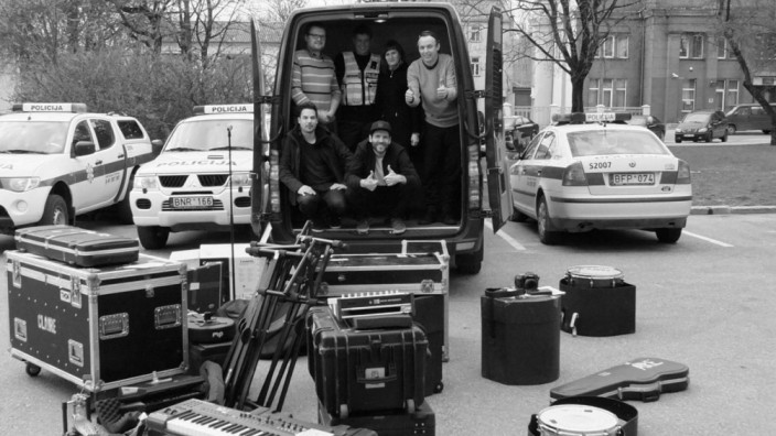 Beklaute Band: Nach einem halben Jahr hat die Münchner Band Claire ihre gestohlenen Instrumente in Litauen abgeholt.