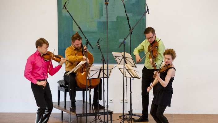 Zorneding: Glanzvolles Spiel: Das finnische Quartett Meta 4 besteht aus (von links) Antti Tikkanen, Tomas Djubsjöbacka, Atte Kilpeläine und Minna Pensola.