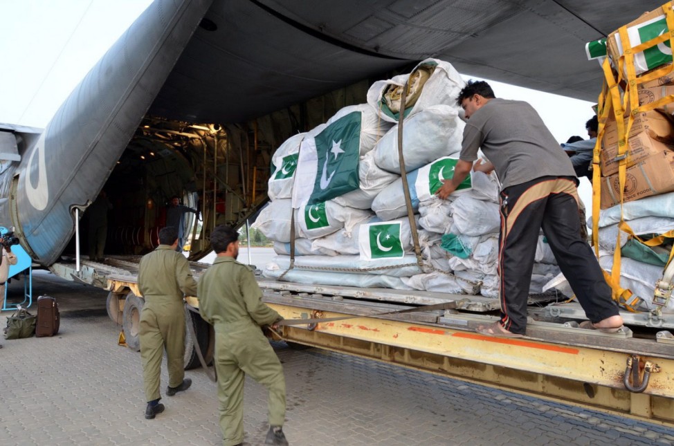 Pakistan sends humanitarian aid to Nepal earthquake victims