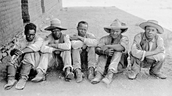 Gefangene Herero in Deutsch-Südwestafrika, 1905
