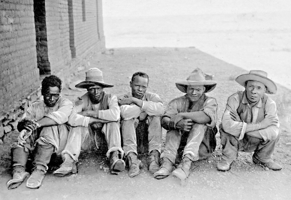 Gefangene Herero in Deutsch-Südwestafrika, 1905
