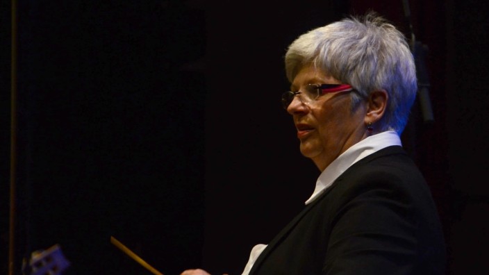 Karlsfeld: Monika Fuchs-Warmhold gründete das Vivaldi-Orchester vor 45 Jahren und führt es bis heute: "So darf es noch ein Weilchen weitergehen."
