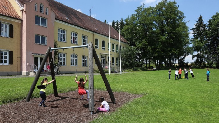 Dachau: Kinderbetreuung, Spielplatz und sozialer Wohnungsbau sollen auf dem Gelände der ehemaligen griechischen Schule verwirklicht werden.