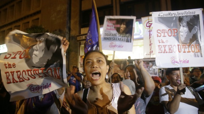 Hinrichtung ausländischer Drogendealer: Demonstranten in Manila feiern die Aussetzung der Hinrichtung von Mary Jane Veloso.