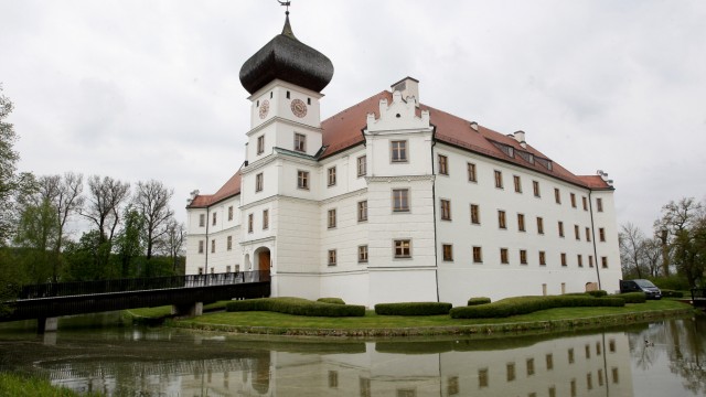 Kochen im "Camers": Das Wasserschloss Hohenkammer wird als Seminar- und Tagungszentrum genutzt.