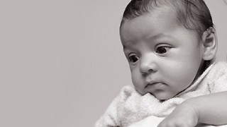 Mehr als Babyblues: "Reiß dich zusammen, das ist doch nur Babyblues": Nicht immer werden die Depressionen von Müttern nach der Geburt ernst genommen.