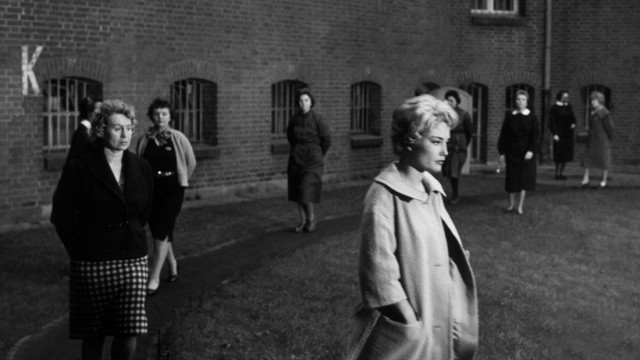 Porträt: Ellen Schwiers 1960 in "Der letzte Zeuge".