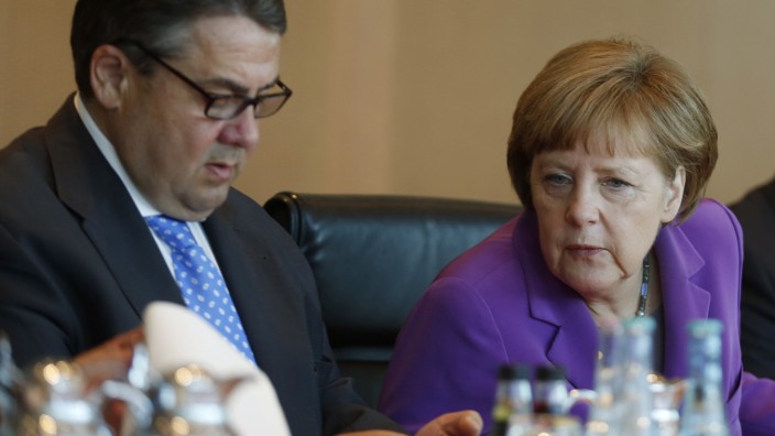BND-Affäre: Es sei klar, "dass das nicht passieren sollte", sagt Kanzlerin Merkel zur BND-NSA-Affäre.