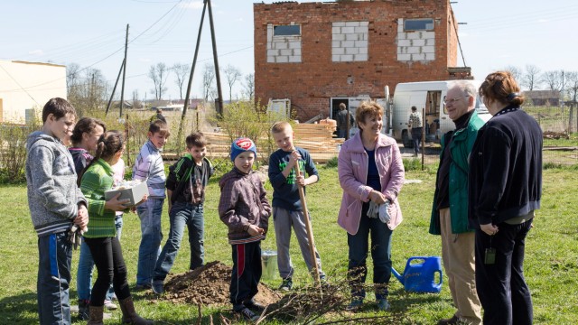 Soziales Engagement: Dieses Bild entstand vor wenigen Tagen, als Juliane Staltmaier Kinderheime und andere Projekte in Kaliningrad besuchte.