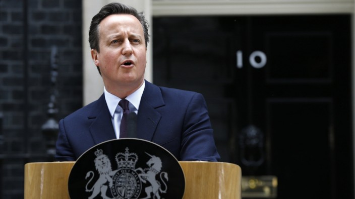 Wahlsieg der Tories in Großbritannien: Premier David Cameron wendet sich vor seiner Residenz in 10 Downing Street in London an die Presse.
