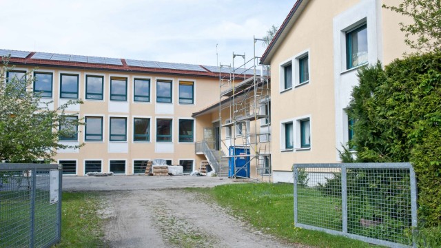 Haushalt: Umbau und Sanierung der Grundschule in Pöring finanziert die Gemeinde in diesem Jahr mit 1,1 Millionen Euro.