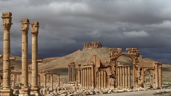IS-Terror in Syrien: Im syrischen Palmyra, 215 Kilometer nordöstlich von Damaskus gelegen, traf die Kultur Persiens im zweiten Jahrhundert auf römisch-griechische Einflüsse.