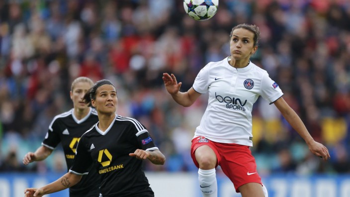 FFC Frankfurt's Marozsan fights for the ball with Paris St Germain's Alushi during their UEFA Women's Champions League final soccer match in Berlin