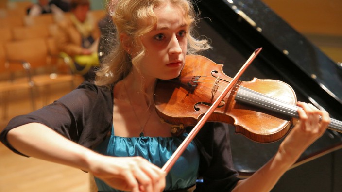 Jugend musiziert: Am besten gelang Susanna Morper die zeitgenössische Komposition von Graham Waterhouse beim Konzert des Vereins "Musik erleben".