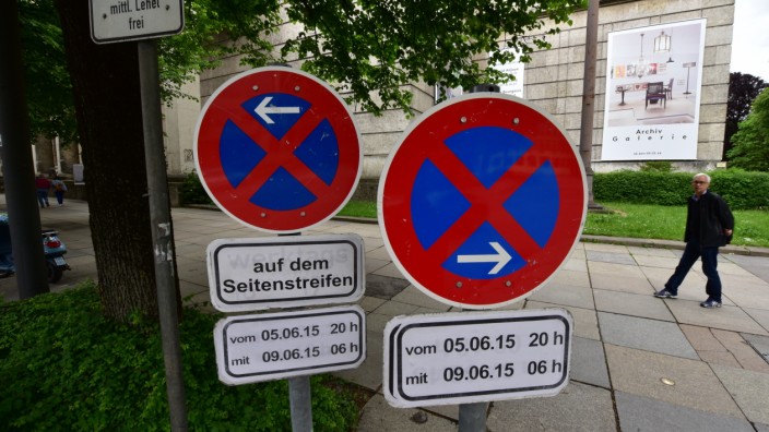 G-7-Protest in München: In der gesamten Innenstadt stehen schon Halteverbotsschilder für die Zeit des G7-Gipfels.