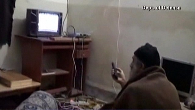 Dokumente aus Abottabad: Osama bin Laden in seinem Haus im pakistanischen Abbottabad.