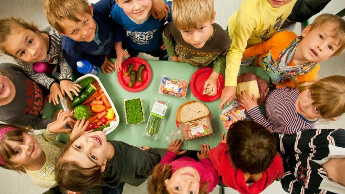 Glutenunverträglichkeit bei Kindern: Mit guter Planung werden Zöliakie-Patienten beim gemeinsamen Essen nicht ausgegrenzt.