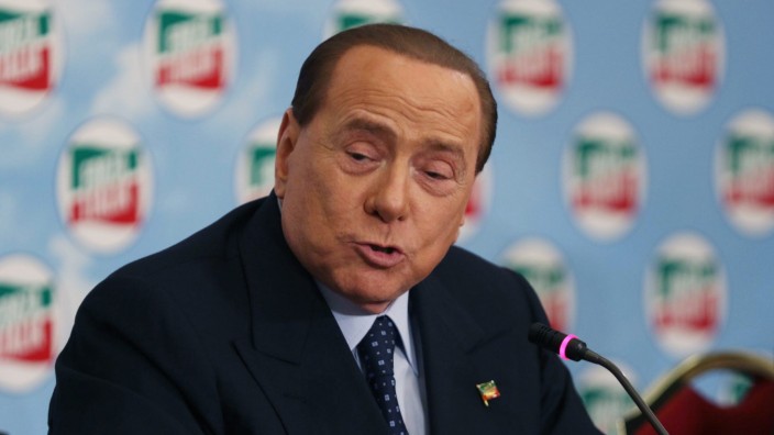 Berlusconi's press conference in Naples
