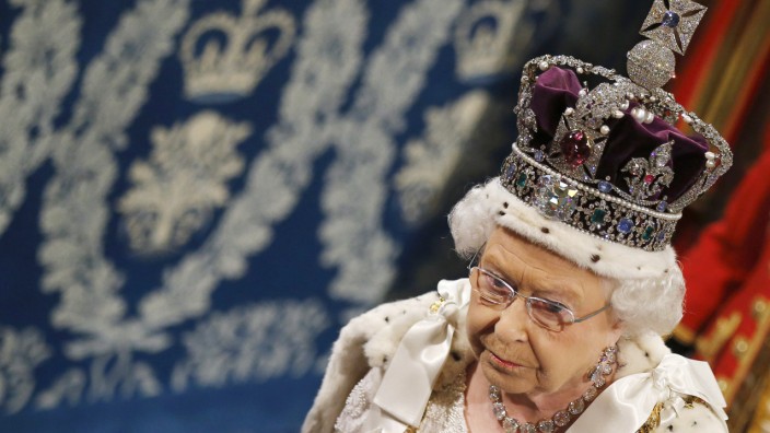 Großbritannien: Königin Elisabeth II. verlas im britischen Oberhaus die konservativste Regierungserklärung seit Jahrzehnten.