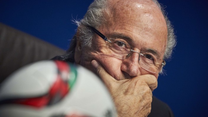 Sprüche von Sepp Blatter: "Ich bin der Präsident, kein Kandidat, und darum möchte ich nicht über die Wahl sprechen": Sepp Blatter, kürzlich in einem Interview zu den Fifa-Wahlen am 29. Mai.