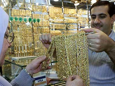 Goldschmuckhändler im Basar von Amman, Reuters