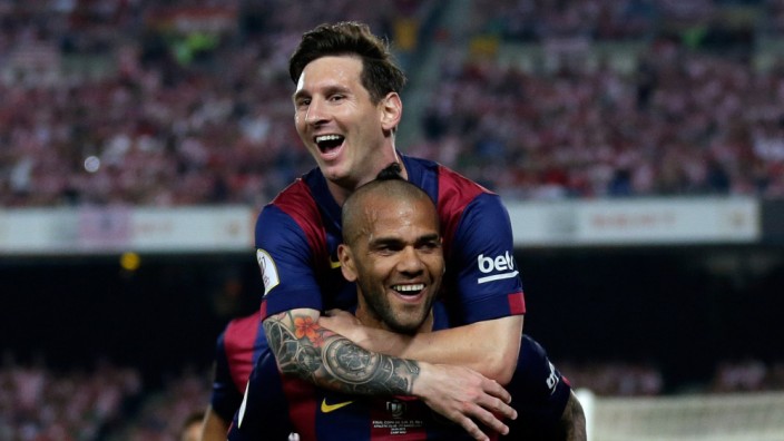 Internationaler Fußball: Lionel Messi (oben) und Dani Alves: Double ist schon in der Tasche