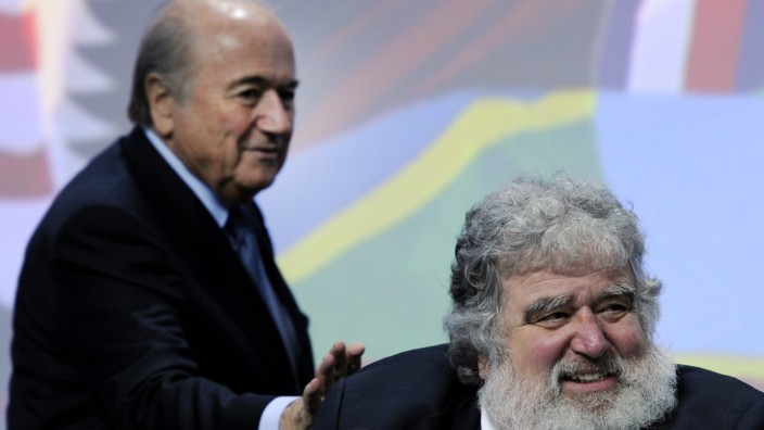 Fußball-Skandal: Darf kein Amt mehr bei der Fifa bekleiden: der ehemalige Spitzenfunktionär Chuck Blazer (rechts)