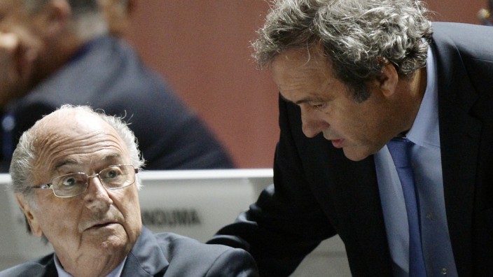 Korruption bei der Fifa: Michel Platini (re.): Könnte mit der Uefa Druck auf Blatter ausüben