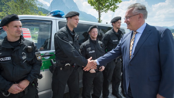Vor dem G7-Gipfel -  Polizei