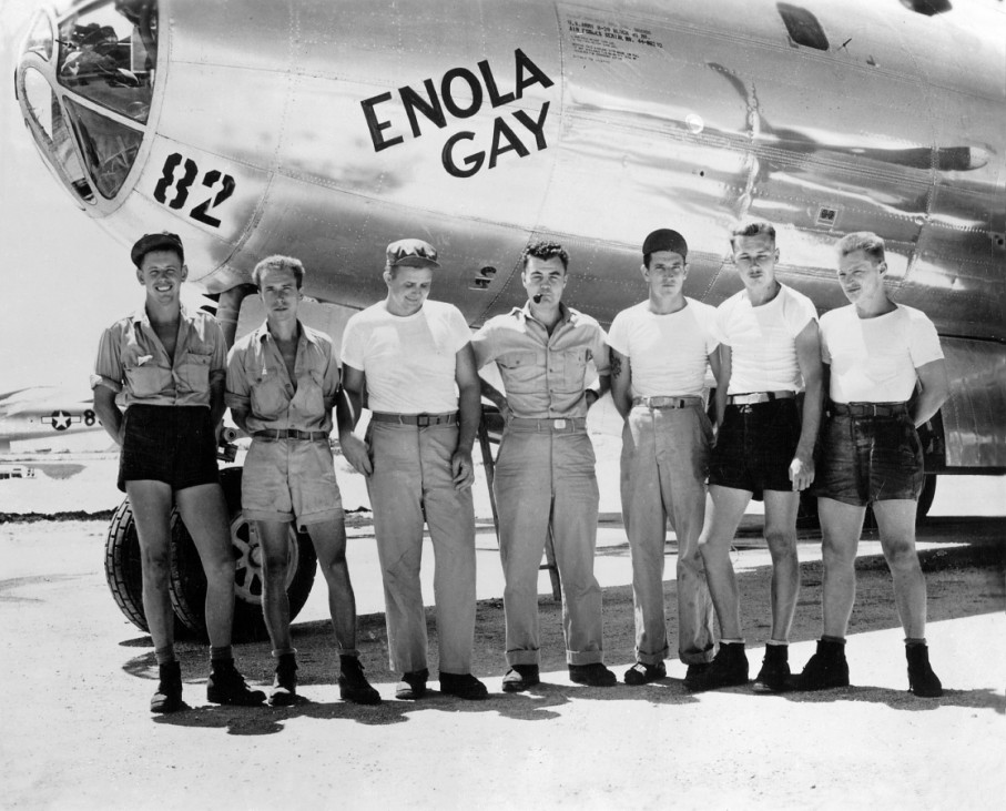 Bodenmannschaft der Enola Gay, 1945