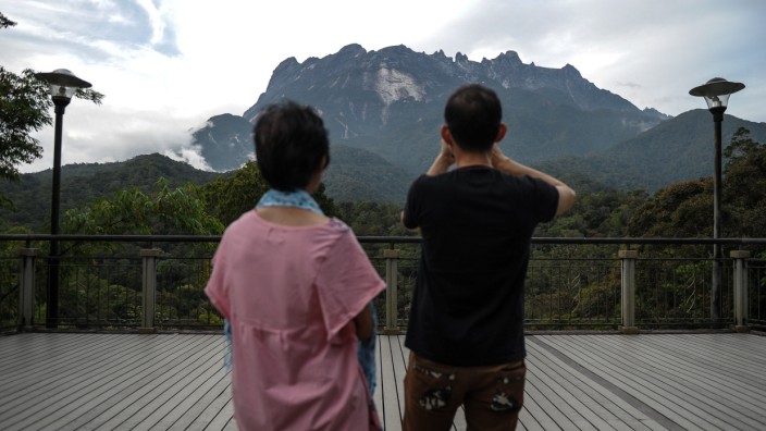 Malaysia: Mit 4095 Metern ist der Mount Kinabalu der höchste Berg Südostasiens. Bei einem Erdbeben starben hier vor wenigen Tagen mindestens 16 Menschen.