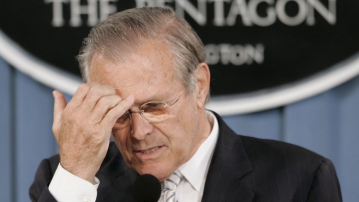 Rumsfeld weist Rücktrittsforderung zurück