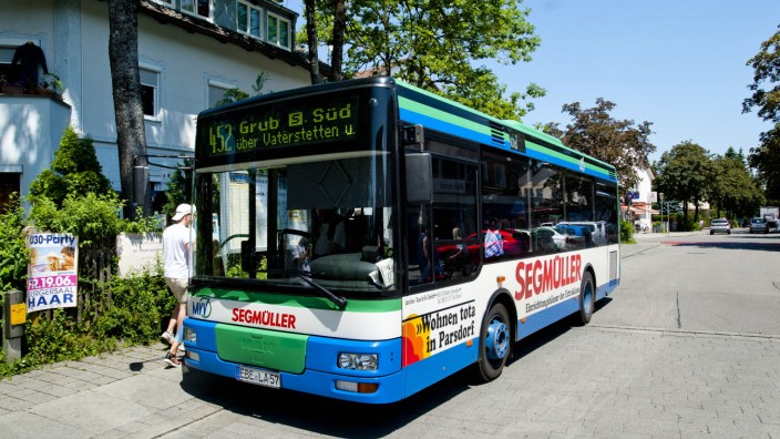 Vaterstetten: Die Buslinie 452 verkehrt zwischen Vaterstetten, Parsdorf und Grub. Wie lange er noch fährt, ist aber unklar, schon im September könnte Schluss sein.