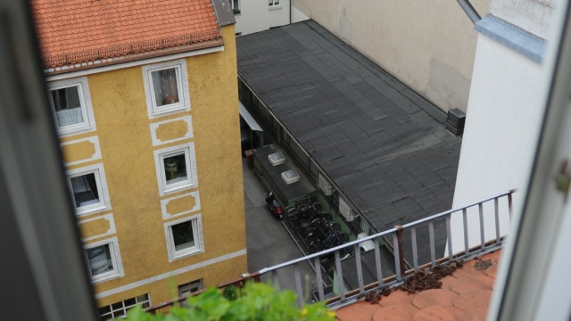 Getrübter Ausblick: Der Flachbau mit dem schwarzen Dach soll einem Wohnhaus weichen.
