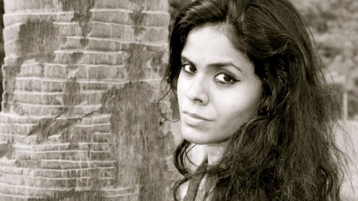 Kulturtipp: Die indische Lyrikerin Meena Kandasamy liest aus ihrem Buch "Fräulein Militanz" über das Dasein der Frauen in ihrer Heimat.