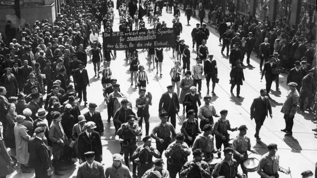 Demonstration zum Ersten Mai in Berlin, 1930