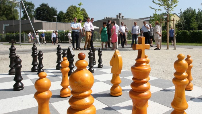 Grünzug Ost freigegeben: Auch ein überdimensionales Schachbrett gehört zu den Freizeitattraktionen im neuen Grünzug im Norden der Stadt.
