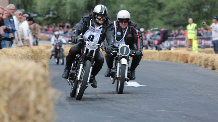 24-Minuten-Rennen mit Motorrad-Oldtimern bei den Triumph Tridays 2015.