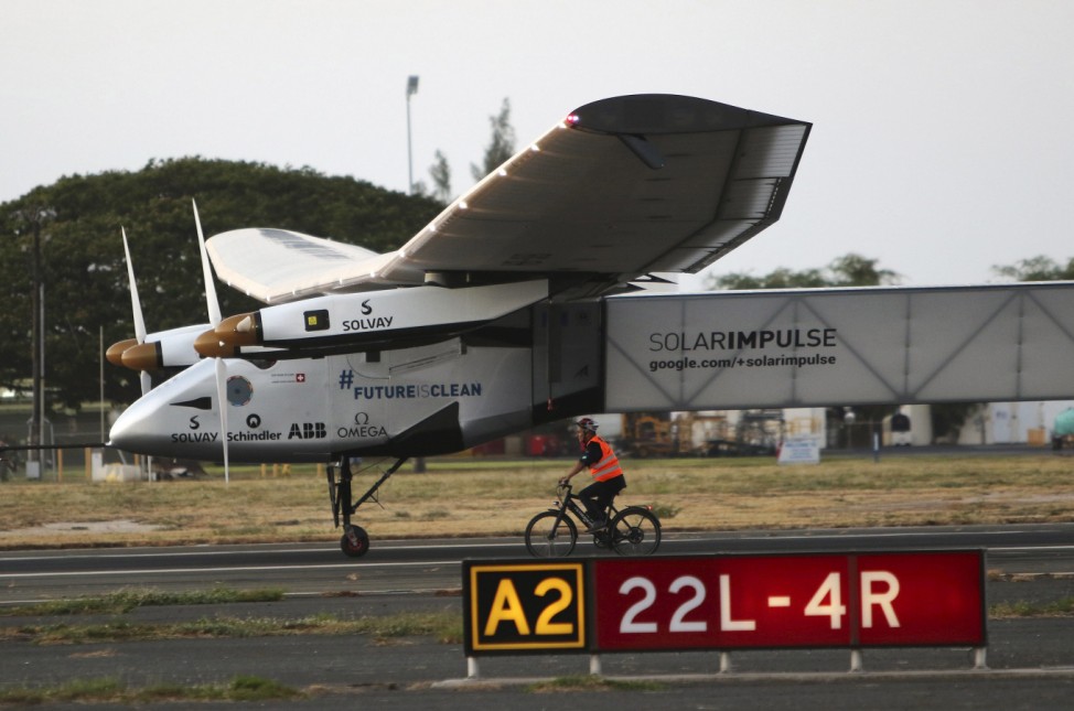 The Solar Impulse 2 airplane lands at Kalaeloa Airport in Kapolei after flying non-stop from Nagoya