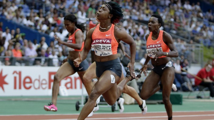 Leichtathletik: Vorbeigeflogen: Olympiasiegerin Shelly-Ann Fraser-Pryce gewinnt in Paris die 100 Meter in der Weltjahresbestzeit von 10,74 Sekunden.