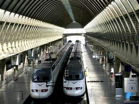 Der Bahnhof Santa Justa in Sevilla, Foto: dpa
