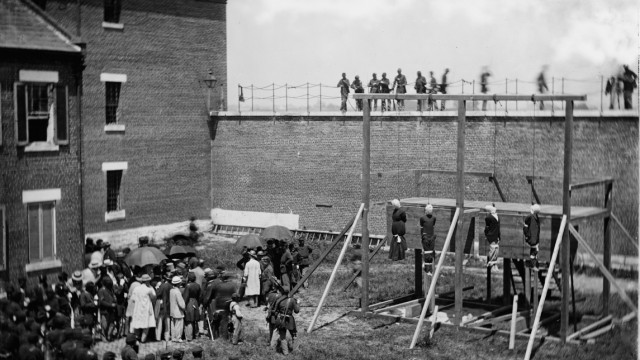 Hinrichtung von Mary Surratt: Hinrichtung der vier Mitverschwörer des Lincoln-Attentats (v.li) Mary Surratt, Lewis Powell, David Herold und George Atzerodt am 7. Juli 1865