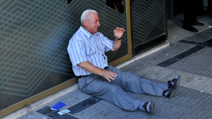 Griechenland-Krise: Am Boden zerstört: Rentner Giorgos Chatzifotiadis