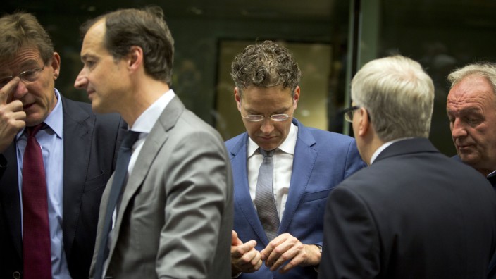Griechenland: Jeroen Dijsselbloem (dritter von links) leitet das Treffen der Euro-Finanzminister. Bisher kamen sie noch zu keinem Ergebnis.
