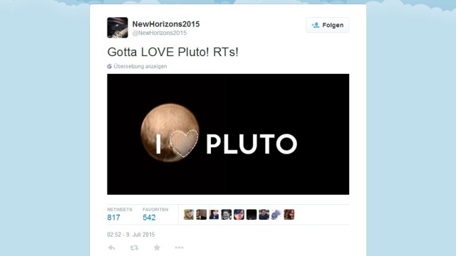 Pluto-Mission: Himmelskörper zum Verlieben: Ein herzförmiger Krater auf dem Pluto lässt Twitter-Nutzer schwärmen. Quelle: NewHorizons2015/Twitter