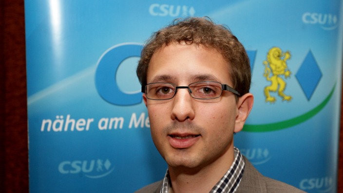 Dritte Startbahn: Simon Schindlmayr von der CSU hatte bei der Podiumsdiskussion einen schweren Stand.