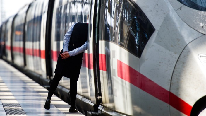Staatskonzern: Die Deutsche Bahn hat schon jetzt mehr als 30 Milliarden Euro Schulden - Tendenz steigend.