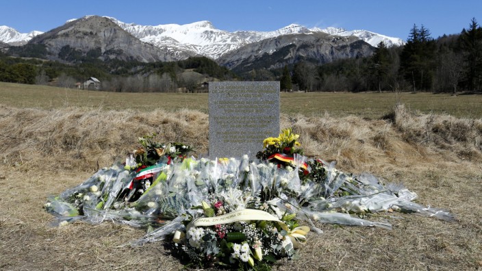 Trauerfeier für Germanwings-Opfer in Absturzregion